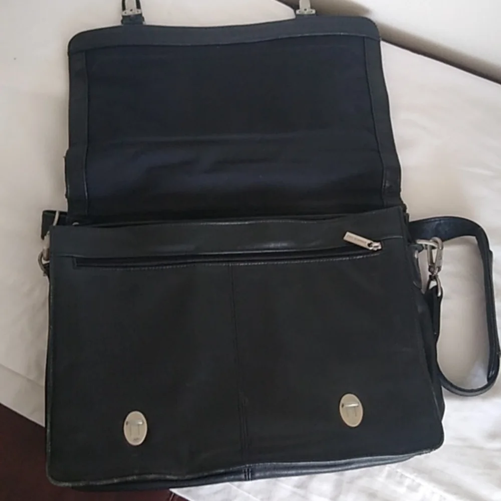 Kenneth Cole NY Black Columbian Leather Messenger Laptop Career Portfolio Bag